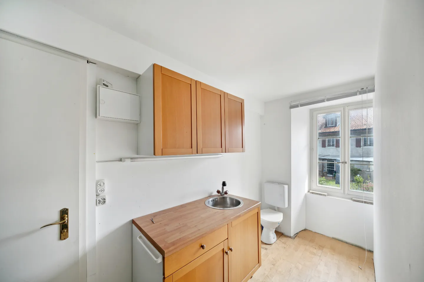 Real estate complex to renovate in the heart of Baulmes, 2,934 m³ - Photo 12 of 13