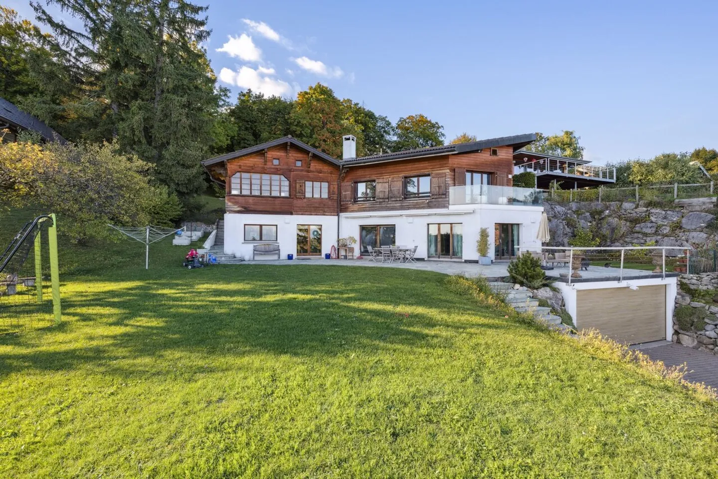Wunderschöne Doppelvilla mit atemberaubendem Blick auf den See und die Alpen - Foto 1 von 13