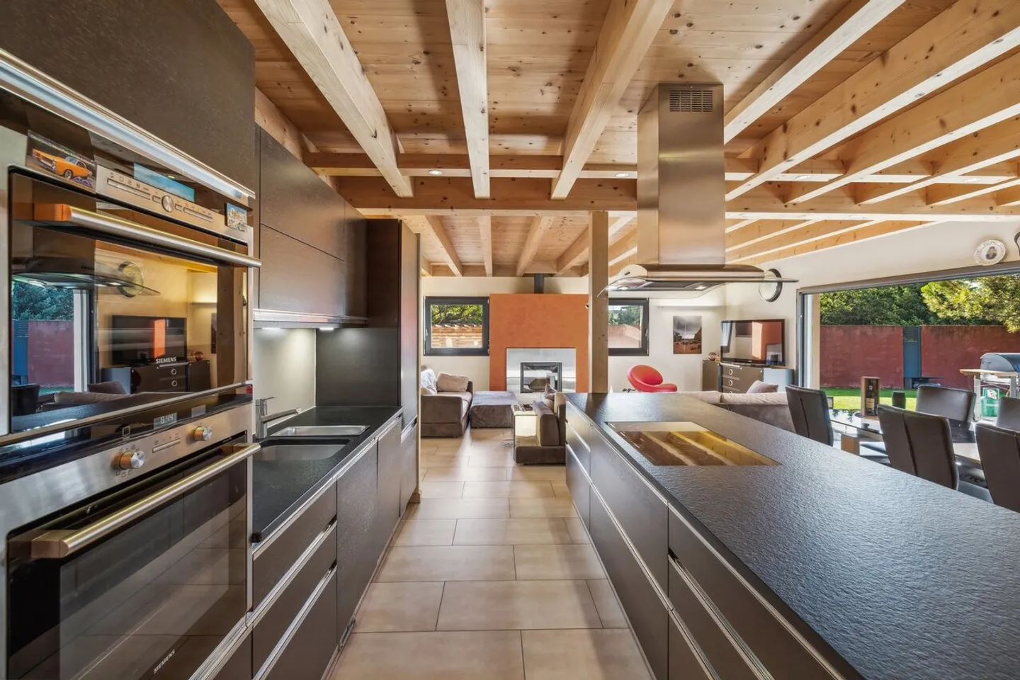 Wunderschöne moderne Villa mit 4,5 Zimmern - Foto 3 von 10