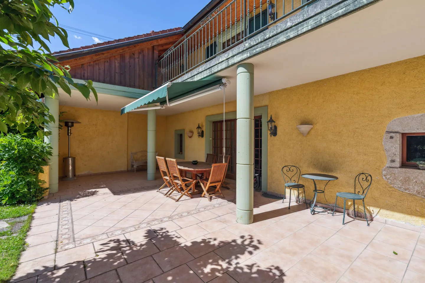 Propriété au charme authentique, finitions soignées et grand jardin - Photo 2 sur 13
