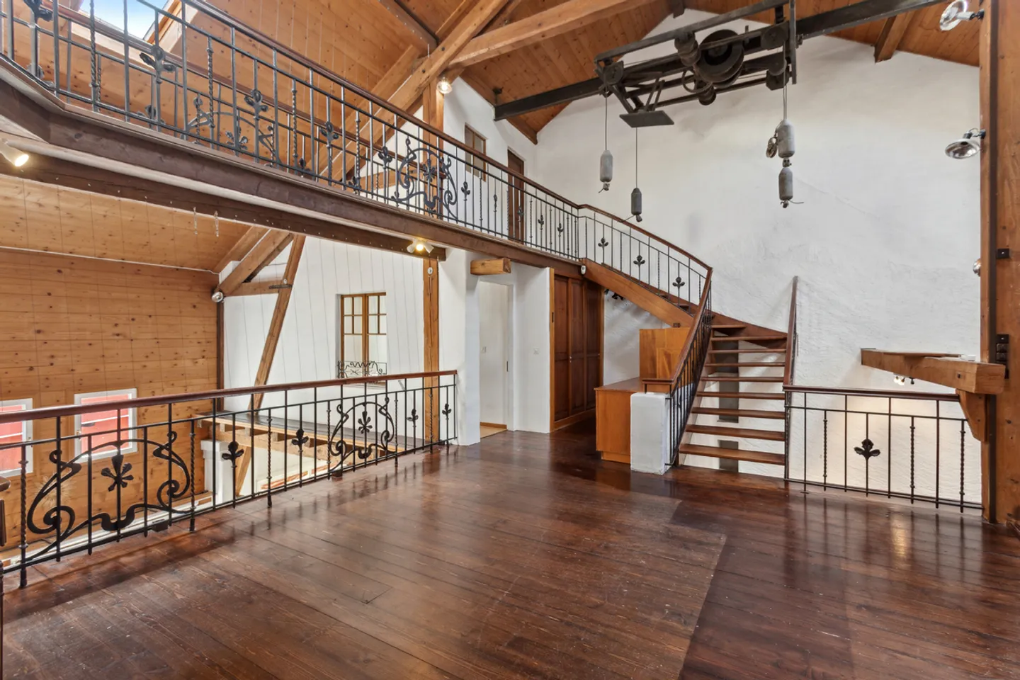 Ehemalige Kunstgalerie in ein spektakuläres und einzigartiges Haus umgewandelt - Foto 8 von 13