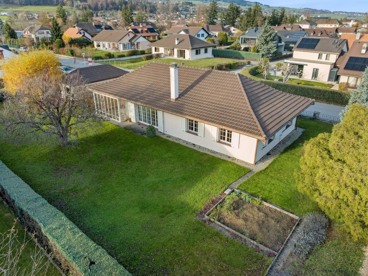 Single-storey 4.5-room house - Photo 2 of 13