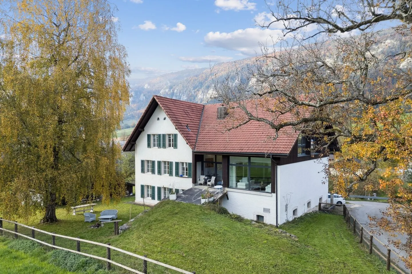 A refuge of soul and light in the heart of the Bernese Jura - Photo 1 of 13