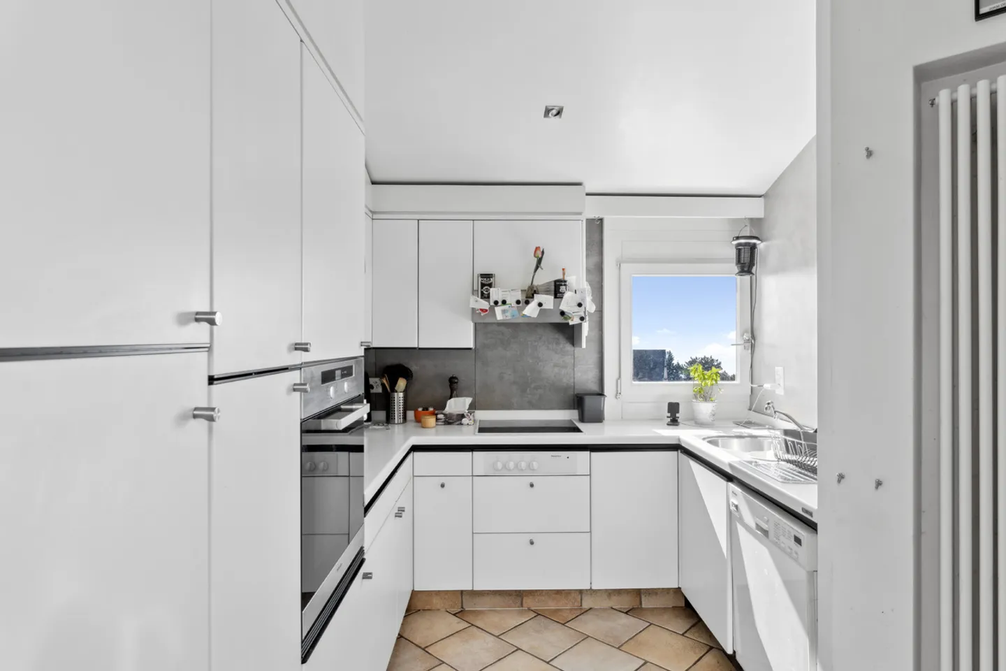 Beautiful apartment in La Conversion with lake view. - Photo 4 of 6
