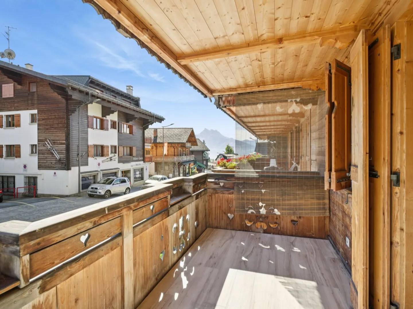 Villars centre, dans bel immeuble 3.5p luxueusement rénové, parking - Foto 7 di 13