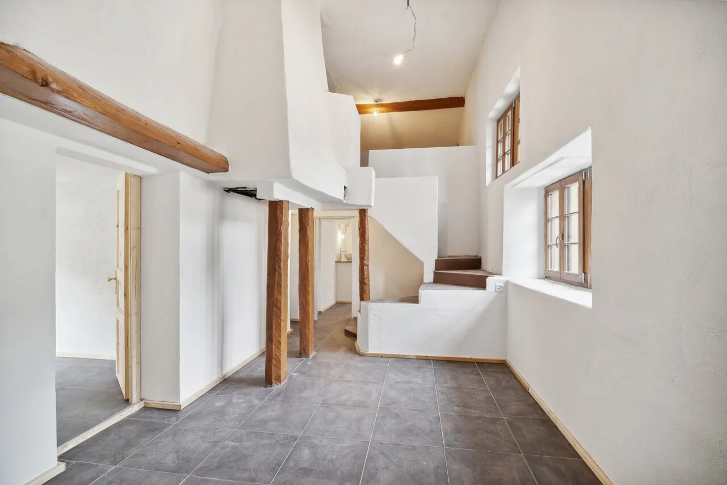 Casa in vendita nel centro del vecchio villaggio - Foto 3 di 10