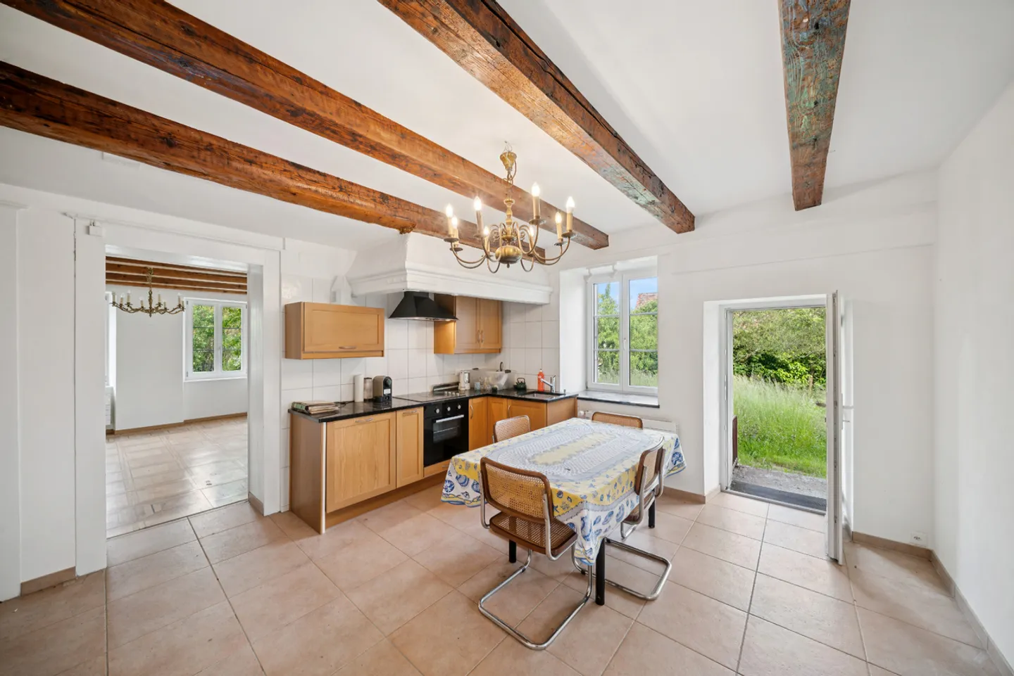 Real estate complex to renovate in the heart of Baulmes, 2,934 m³ - Photo 10 of 13
