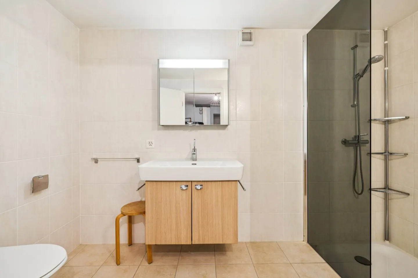 Superb Apartment with large private garden and large terrace - Photo 12 of 13