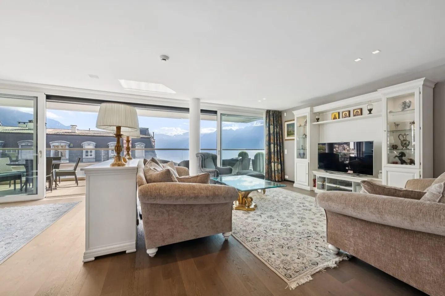 Sotheby's Exklusiv nur wenige Schritte vom See entfernt! - Foto 5 von 13