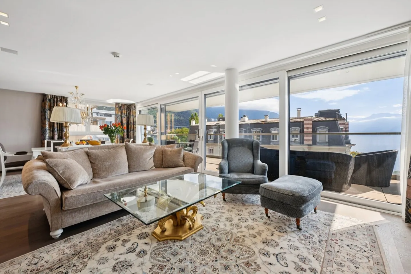 Sotheby's Exklusiv nur wenige Schritte vom See entfernt! - Foto 4 von 13