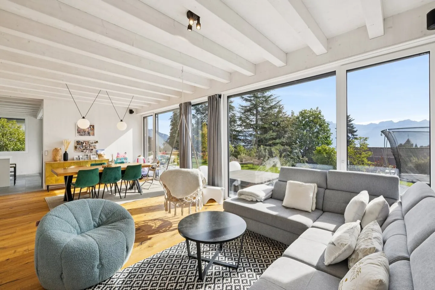 SOTHEBY'S Exklusiv, Zeitgenössische Villa in Blonay - Foto 1 von 13