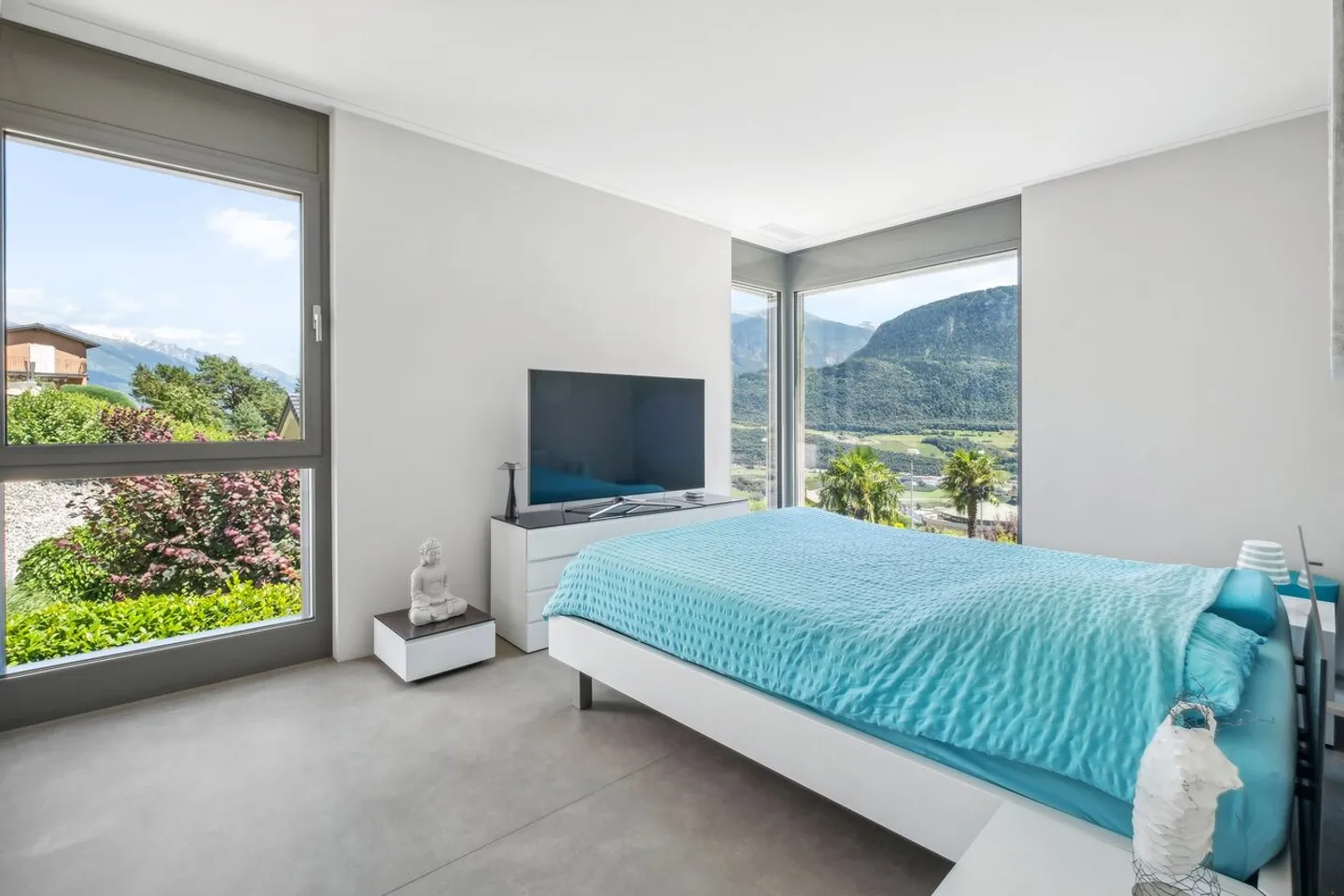 CORIN - Wunderschöne moderne Villa mit grandioser Aussicht auf die Ebene - Foto 6 von 13