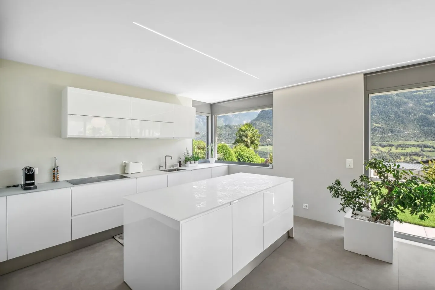 CORIN - Wunderschöne moderne Villa mit grandioser Aussicht auf die Ebene - Foto 4 von 13