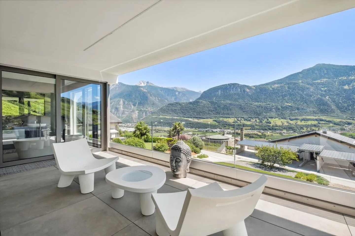 CORIN - Wunderschöne moderne Villa mit grandioser Aussicht auf die Ebene - Foto 11 von 13