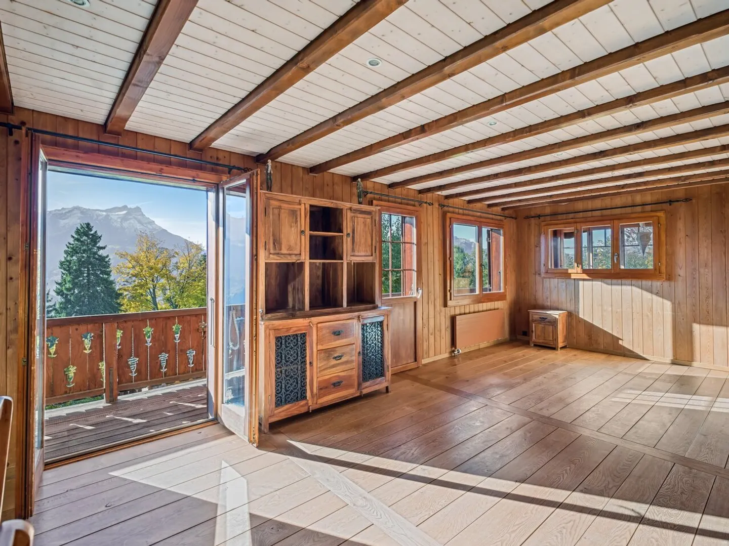 Chalet con 2 appartamenti e vista panoramica eccezionale - Foto 3 di 10