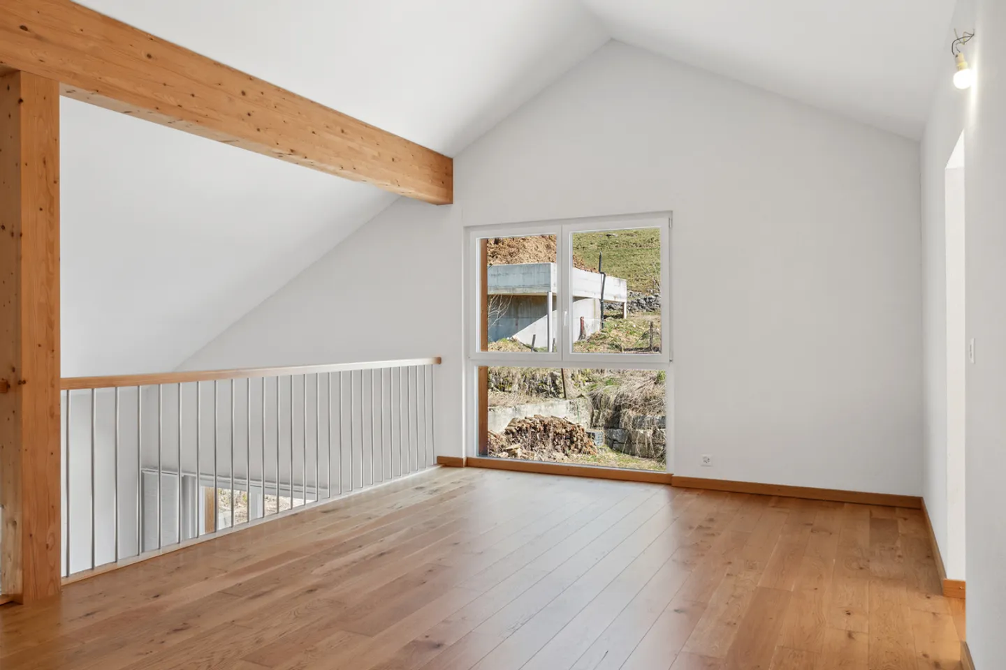 Confort en duplex et rendement au rez : maison à Ste-Croix - Photo 3 sur 13