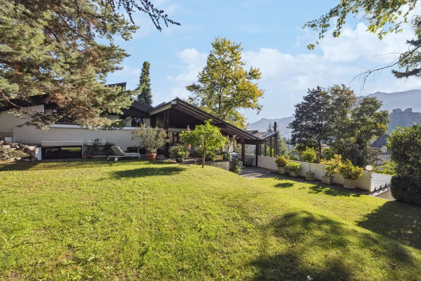 Architektenvilla in Gravelone mit Blick auf die Burgen von Sion - Foto 2 von 13