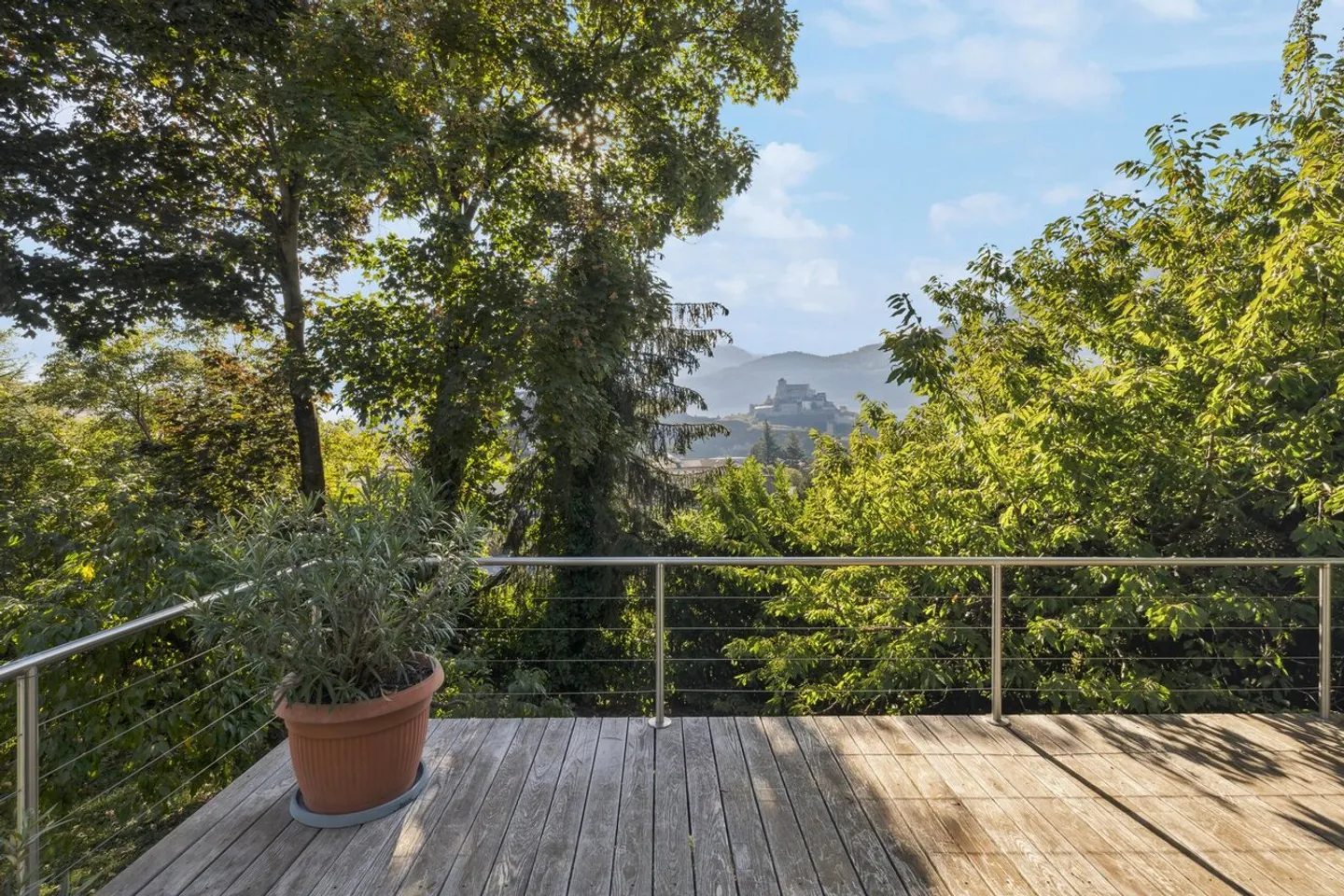 Architektenvilla in Gravelone mit Blick auf die Burgen von Sion - Foto 3 von 13