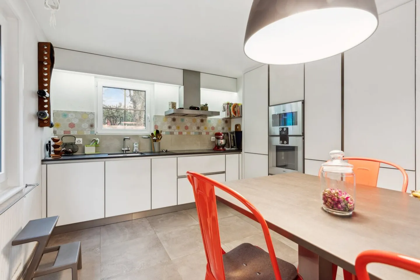 Charmante maison de caractère, rénovée avec soin - Photo 3 sur 13