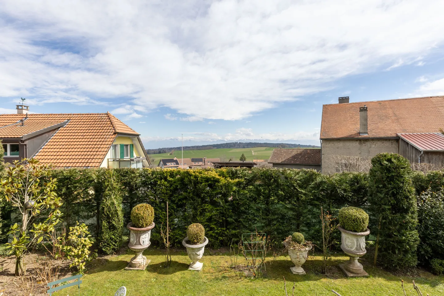 A 15 MN DE GLAND, BEL APPARTEMENT 85m², JARDIN, VUE LAC ET Mt BLANC - Foto 4 von 13