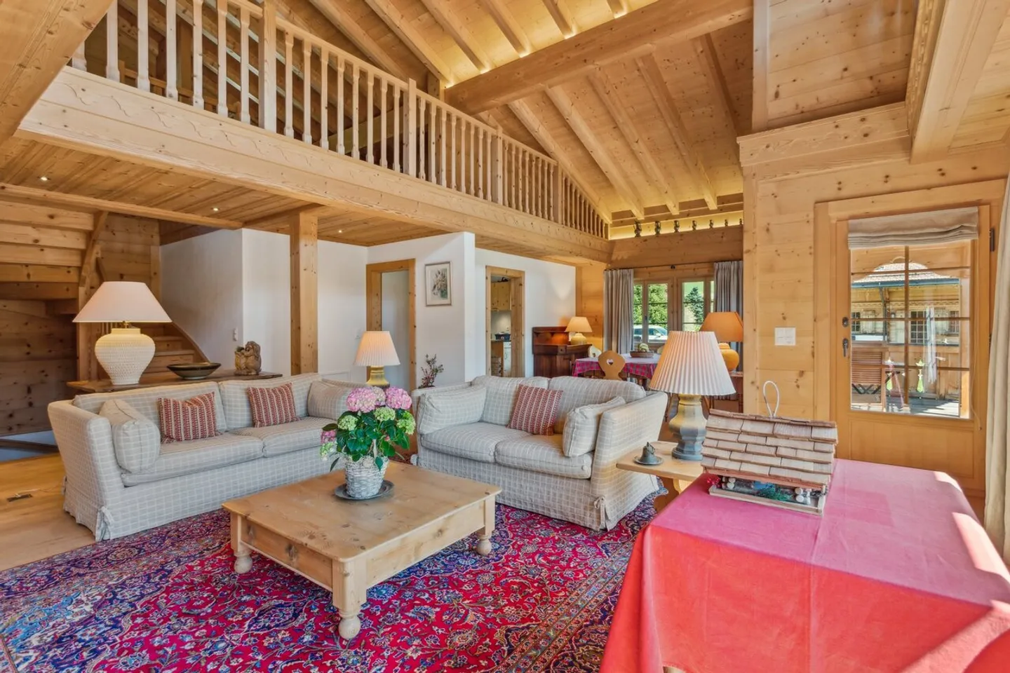 Chalet residenziale di prestigio a Château d'Oex - Foto 2 di 13