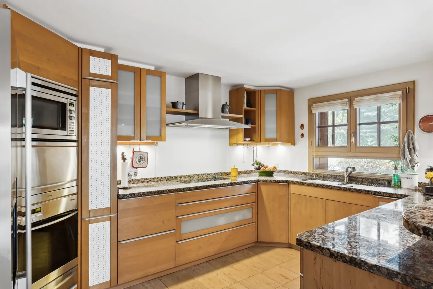 Bellissimo appartamento di 6 locali, 3 balconi a sud, bella vista, tranquillo, vicino alle piste - Foto 7 di 13