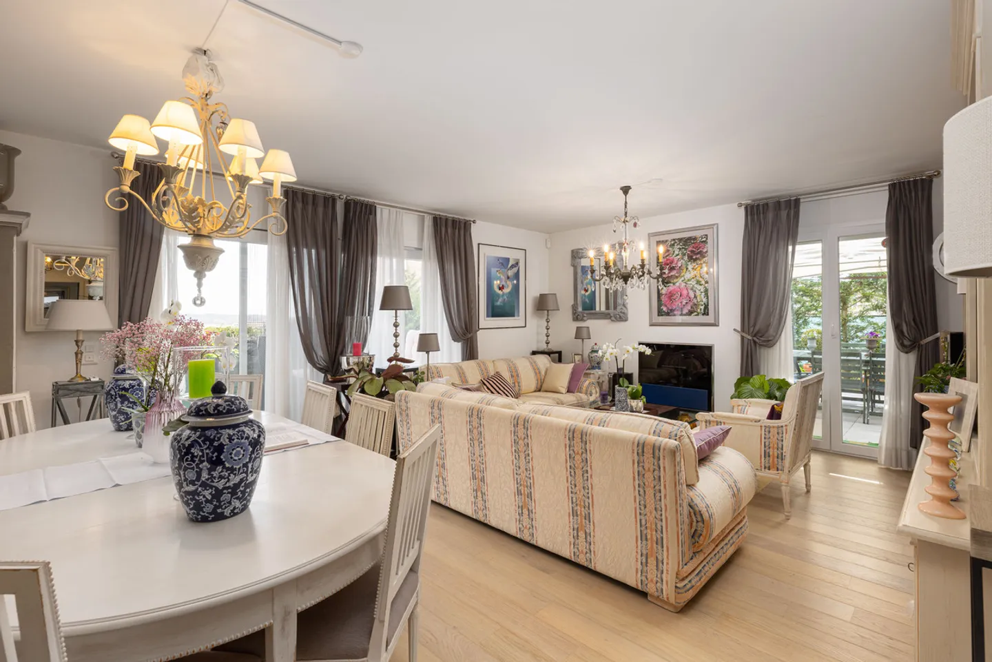 SUPERB APARTMENT WITH LARGE GARDEN, LARGE TERRACE WITH LAKE AND ALPS VIEW - Photo 2 of 13