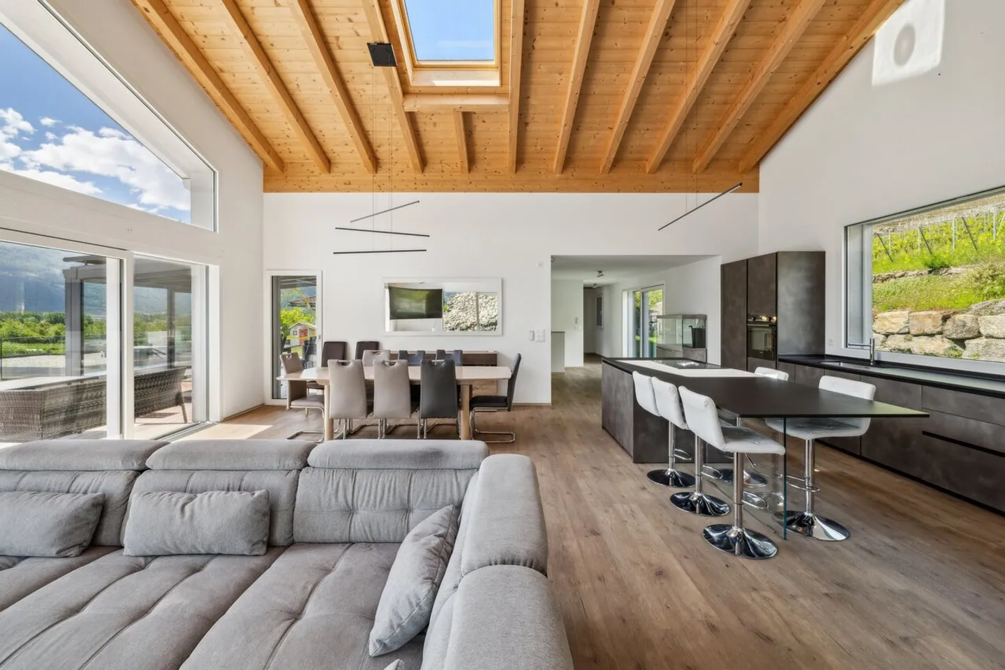 Elegant Villa with Stunning Views - Photo 1 of 13