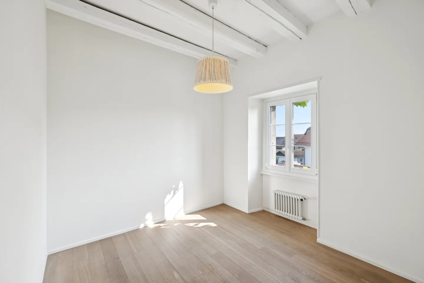 5.5 rooms in a charming small condominium 15 minutes from Lausanne - Photo 10 of 13