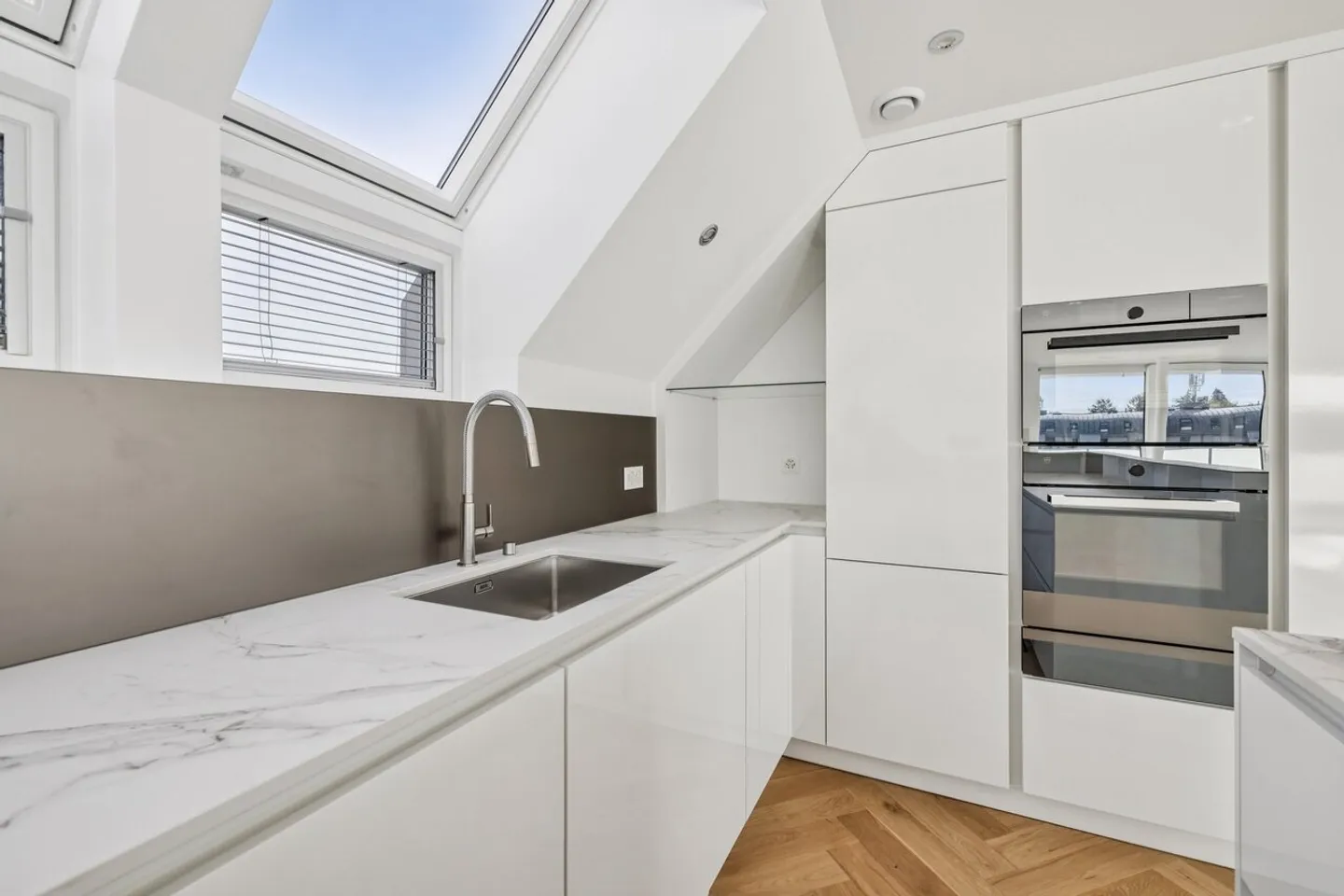 NEW - Contemporary duplex penthouse, panoramic terrace - Photo 9 of 13