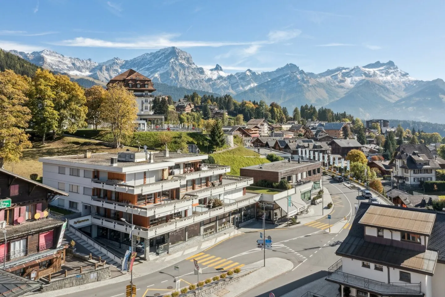Rare opportunity! Beautifully renovated pied-à-terre, Villars center - Photo 12 of 13