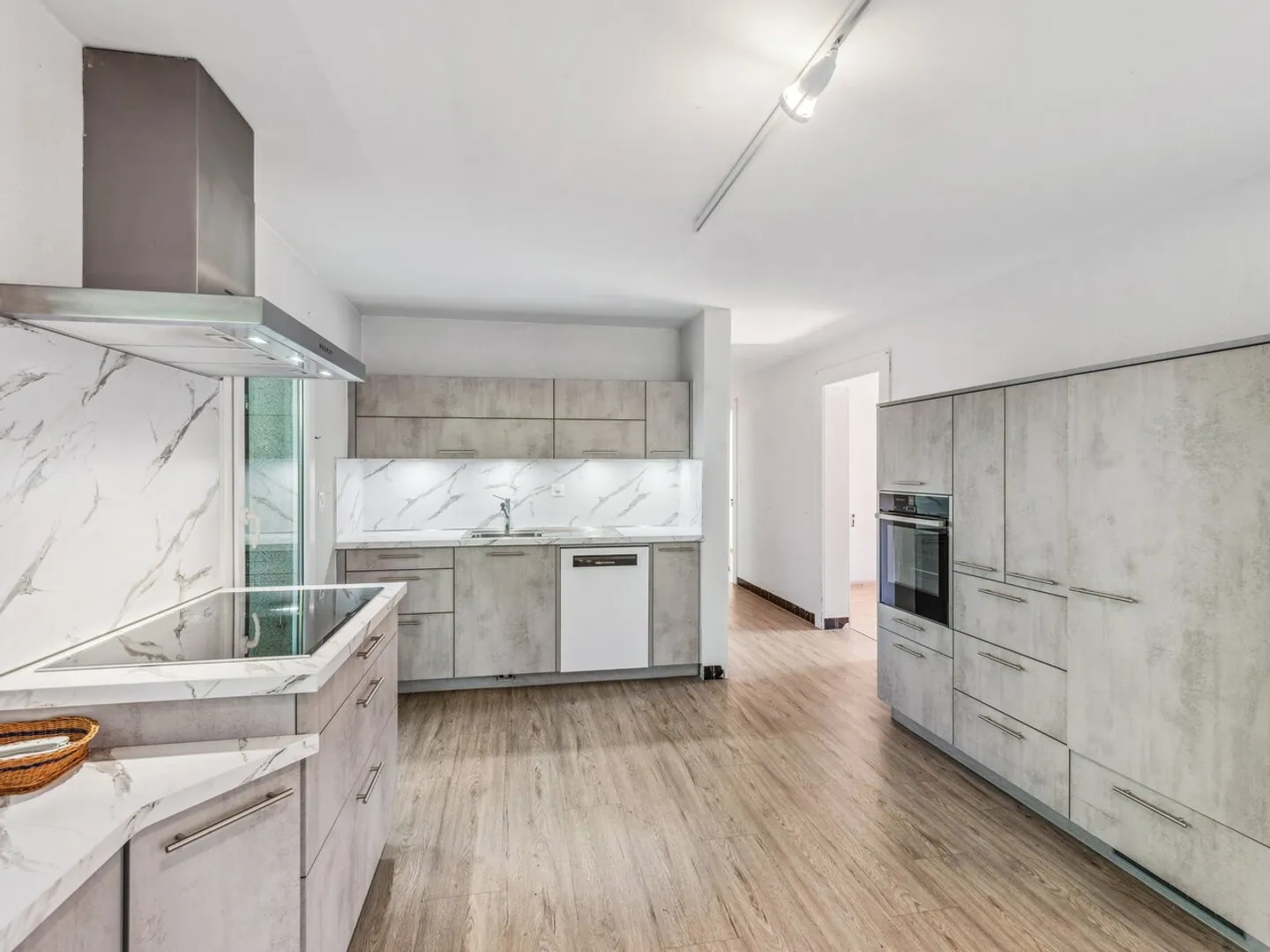 Edificio con potenziale di ampliamento su un lotto di 1'718 m² - Foto 4 di 13