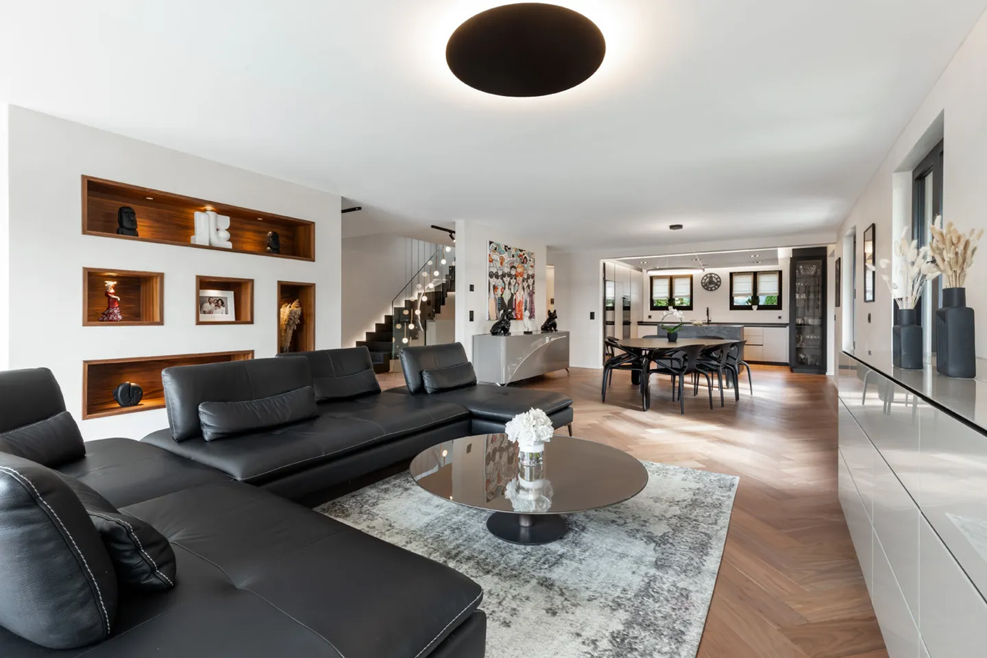 New contemporary villa! - Photo 1 of 10