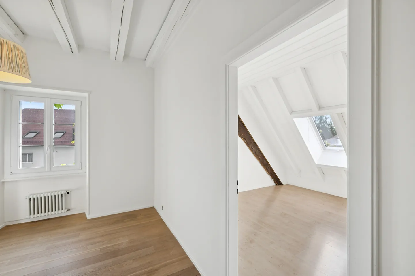 5.5 rooms in a charming small condominium 15 minutes from Lausanne - Photo 11 of 13