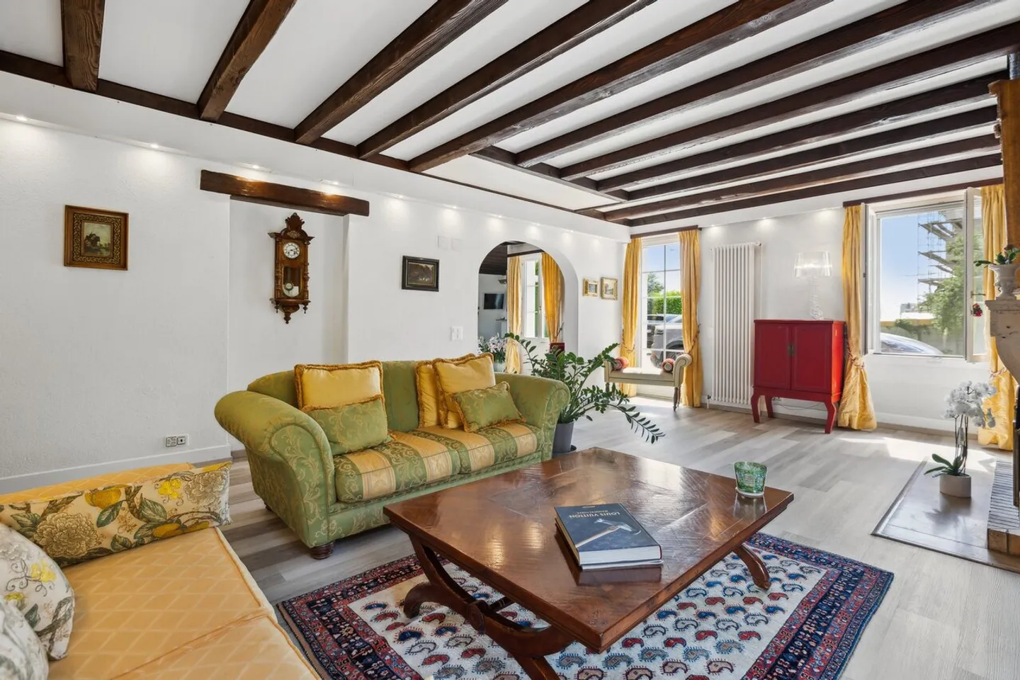 Manor House with a lot of charm - Photo 3 of 13