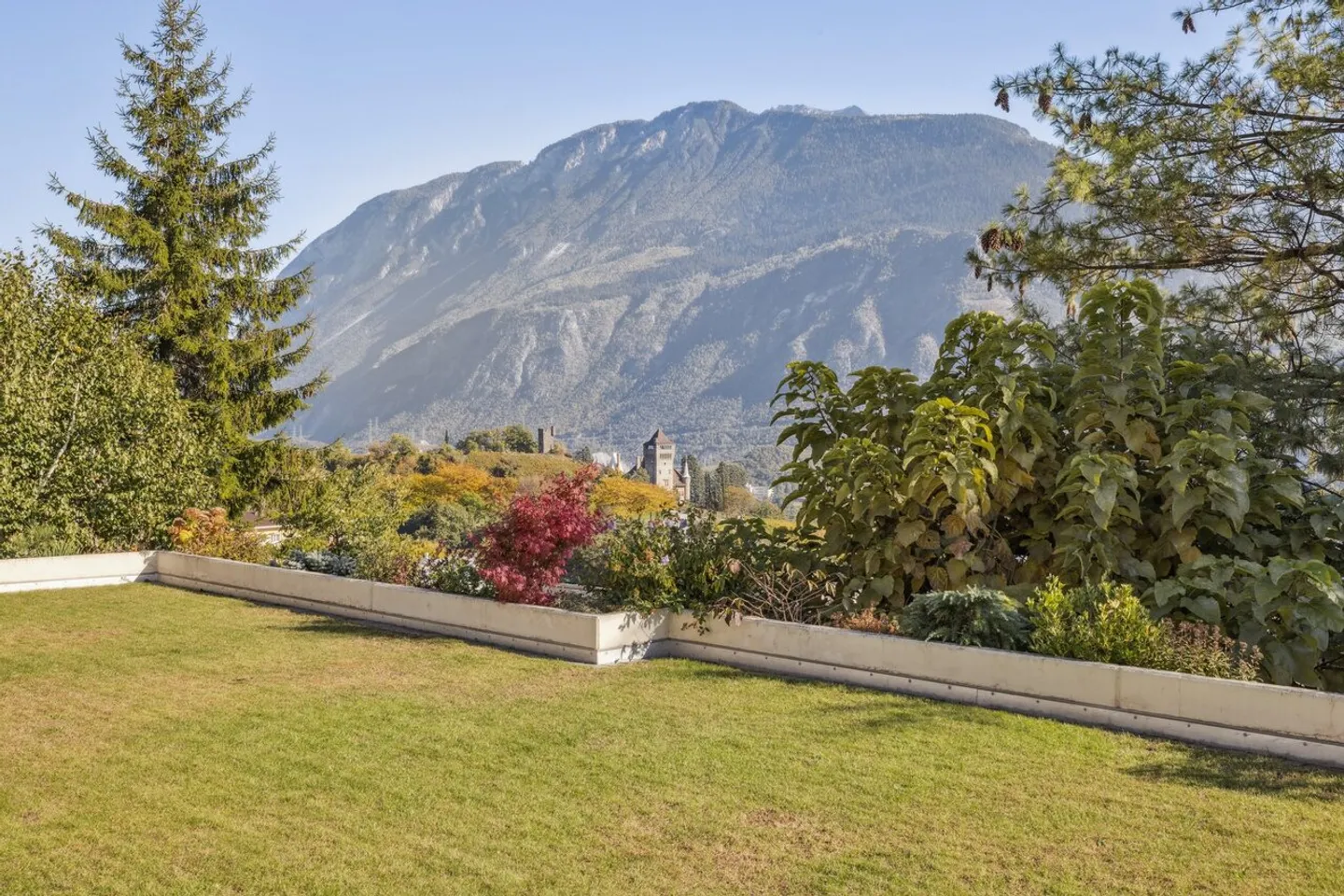 Elegante Villa mit Panoramablick und unabhängiger Studio - Foto 11 von 13