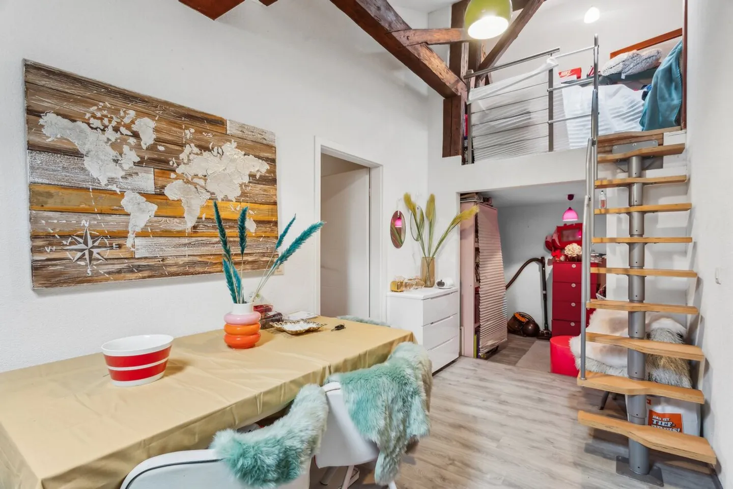 Proprietà di 2 appartamenti con potenziale nel cuore di Sorens - Foto 4 di 7