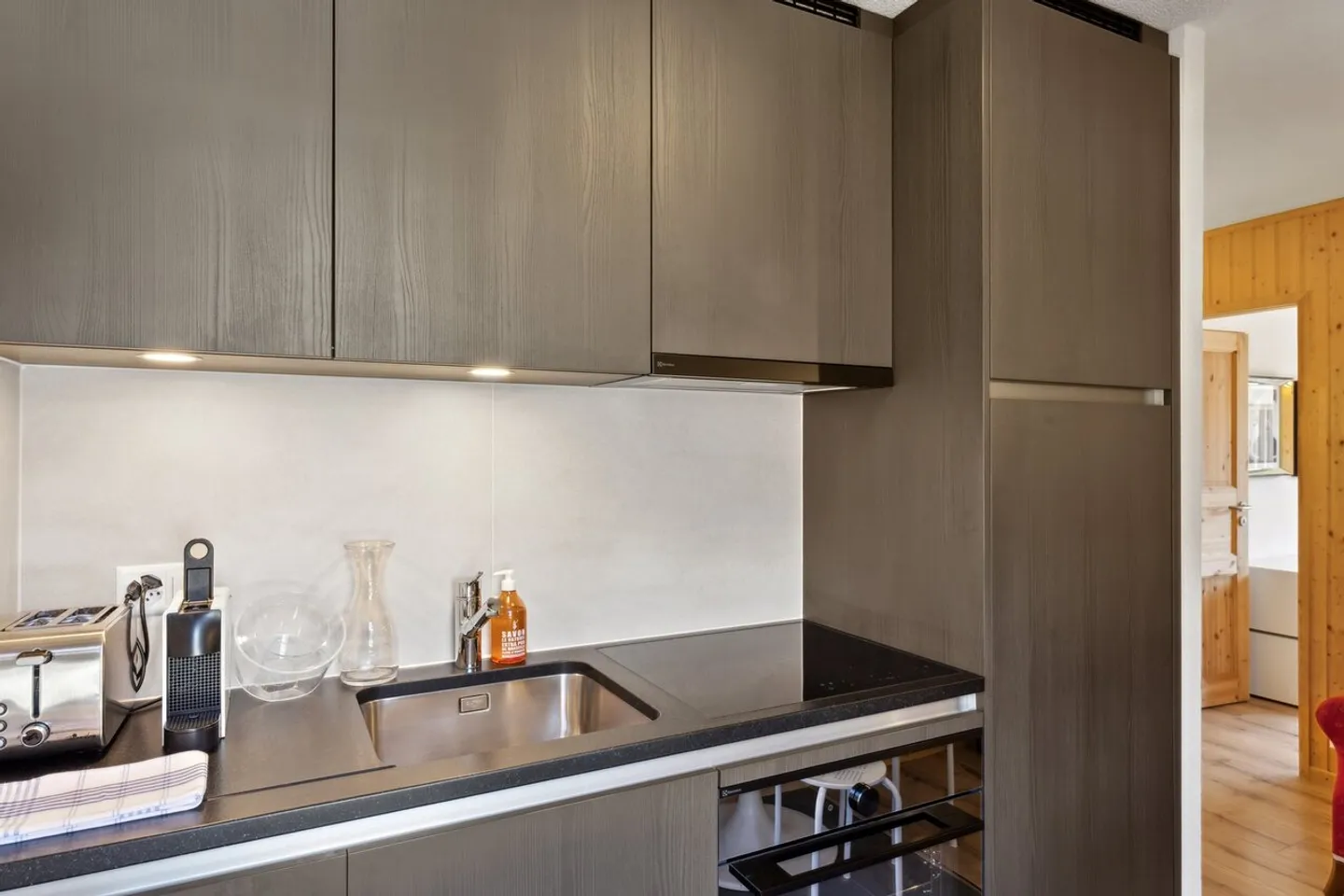 In the center of Villars, 3p with a large balcony, recently renovated - Photo 4 of 13