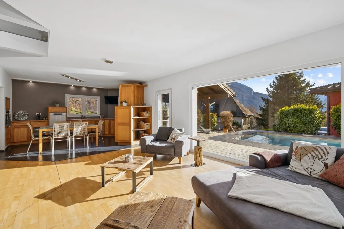 Zeitgenössische Villa mit Energieeffizienz - Foto 1 von 9