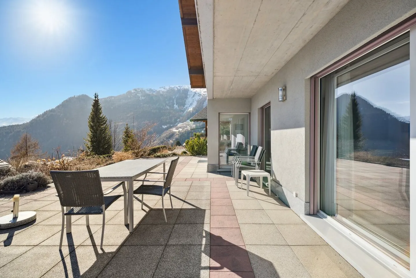 Molto piacevole chalet in una zona tranquilla con una magnifica vista sulle montagne - Foto 11 di 13