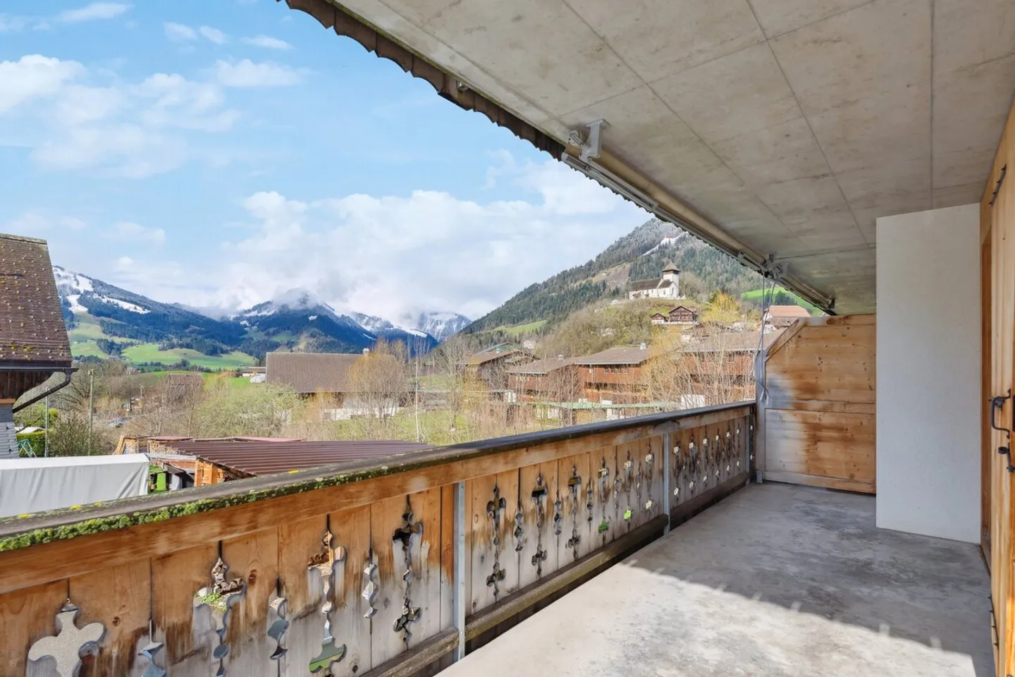 Appartamento affascinante a Château-d'OEx, con un buon rendimento locativo - Foto 2 di 13