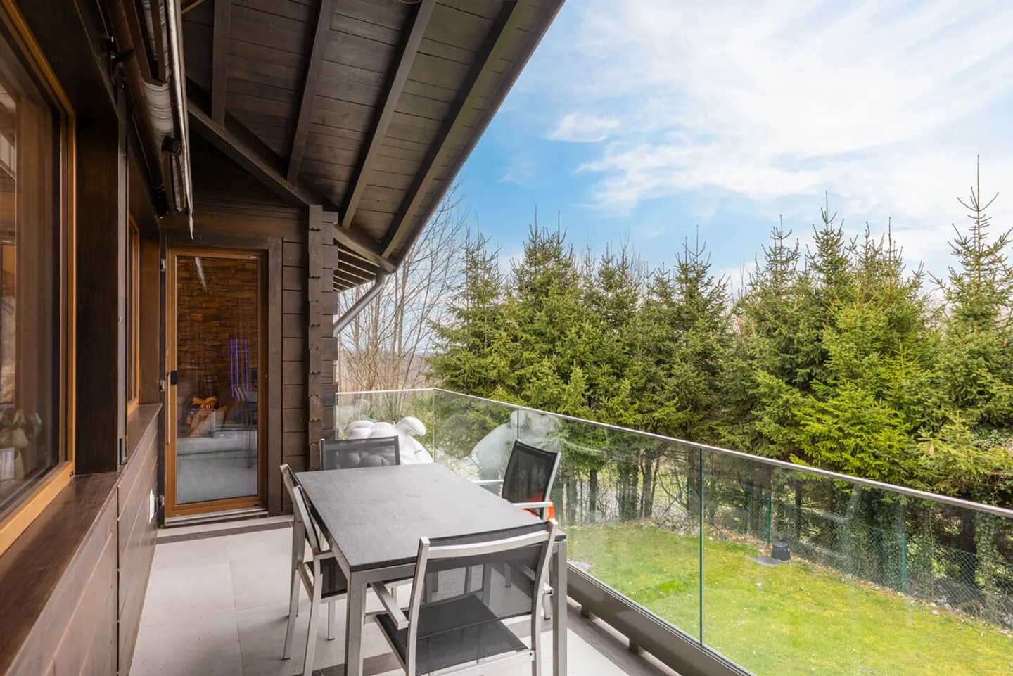 Renovated Detached Villa in St-George - Photo 9 of 13