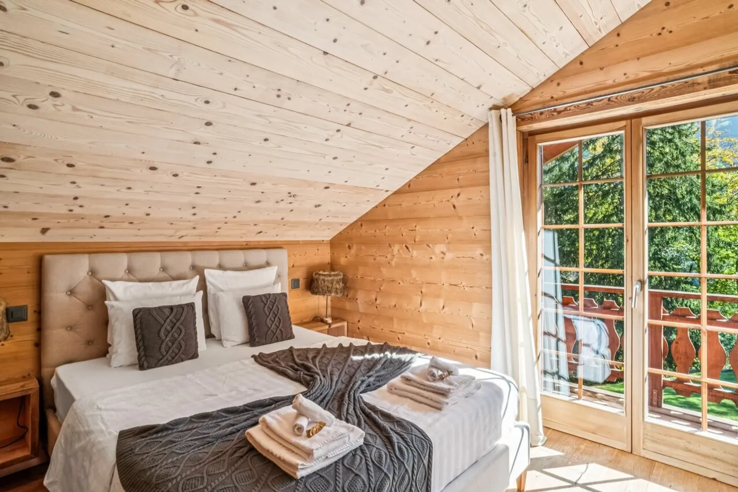 CHALET COCON - CENTRO DEL VILLAGGIO E TELECABINA - Foto 9 di 13