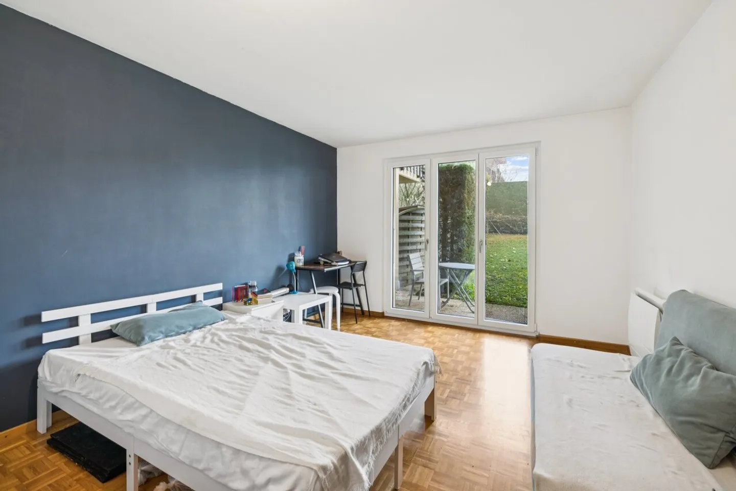 Superb Apartment with large private garden and large terrace - Photo 8 of 13