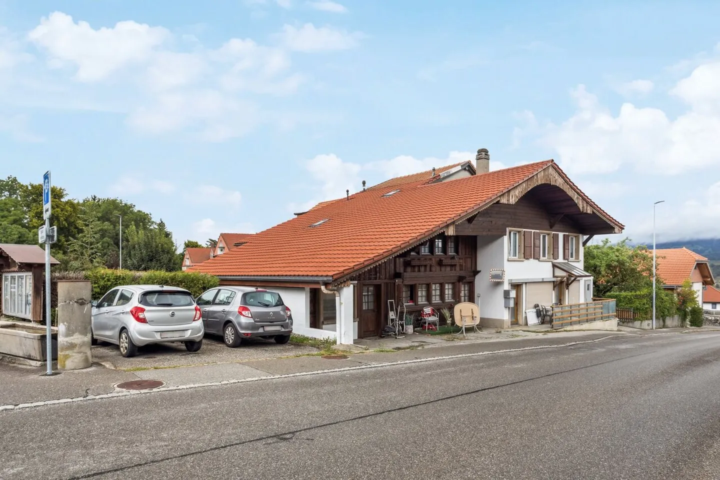 Proprietà di 2 appartamenti con potenziale nel cuore di Sorens - Foto 1 di 7