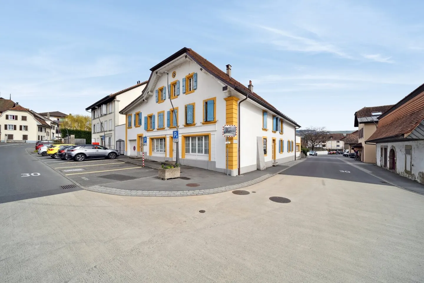 Edificio redditizio a Lucens con fascino industriale preservato - Foto 1 di 12