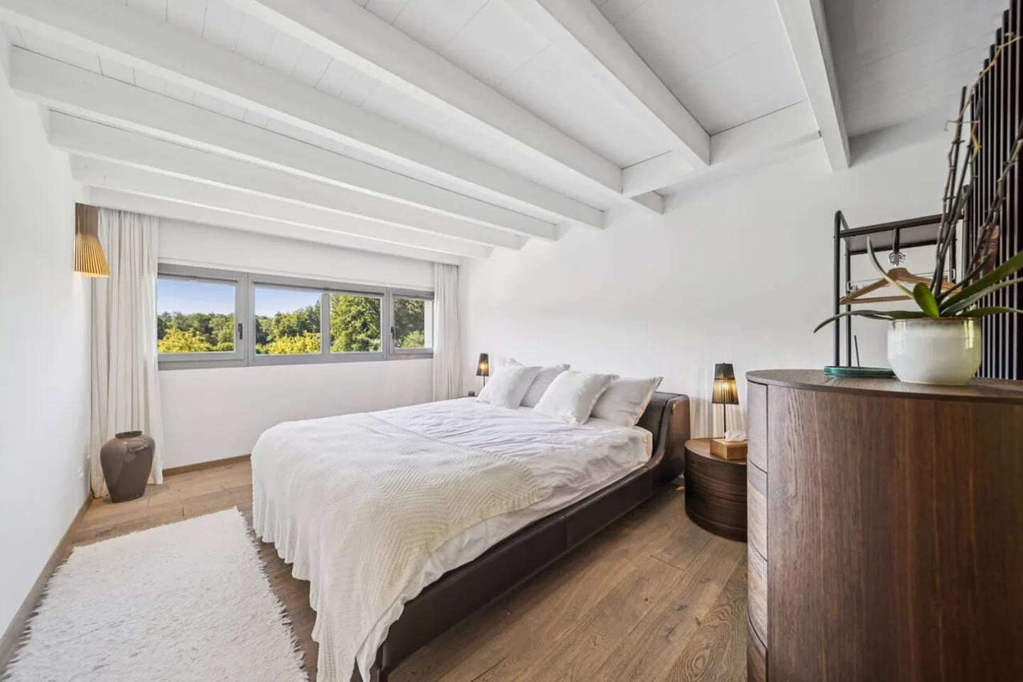A haven of peace combining authenticity and contemporary comfort - Photo 8 of 13