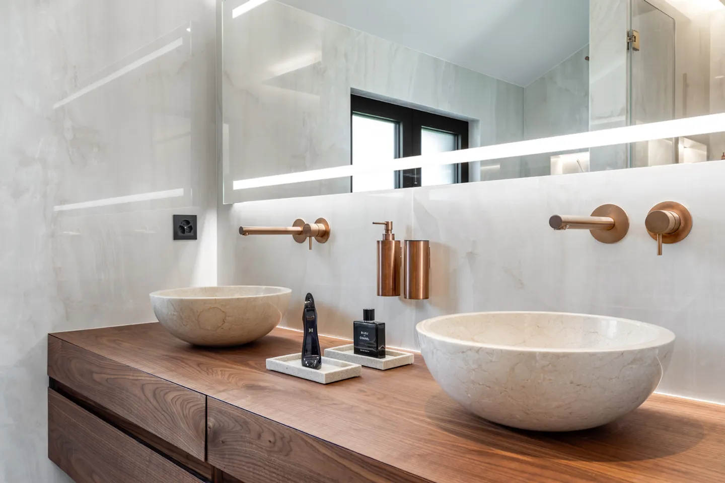 New contemporary villa! - Photo 10 of 10