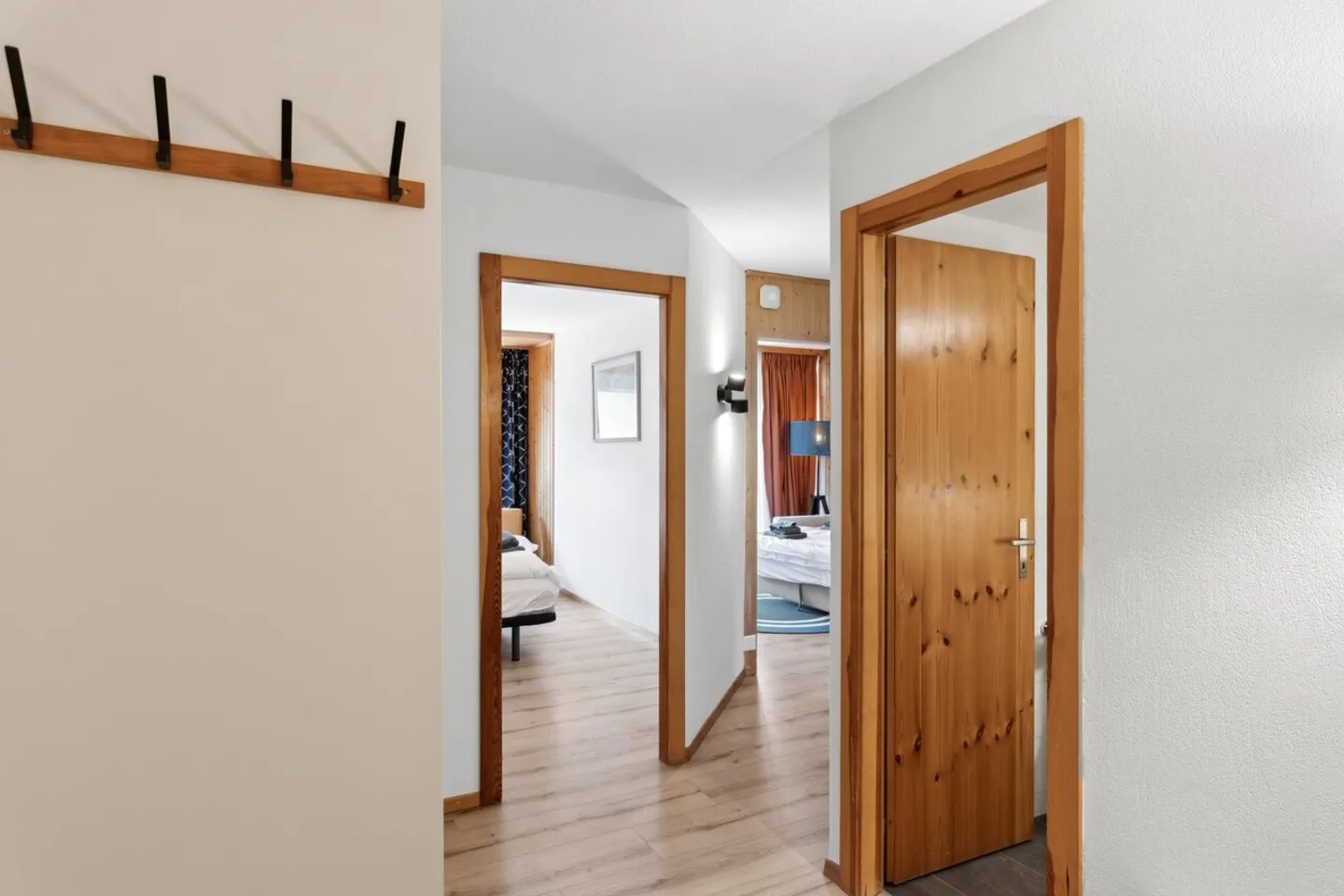 In the center of Villars, 3p with a large balcony, recently renovated - Photo 5 of 13