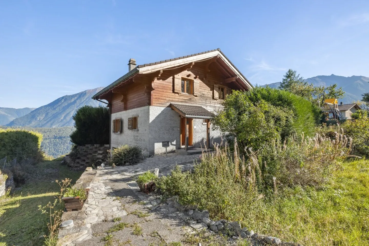 Chalet 5.5 stanze con una vista favolosa, in una residenza secondaria - Foto 2 di 13